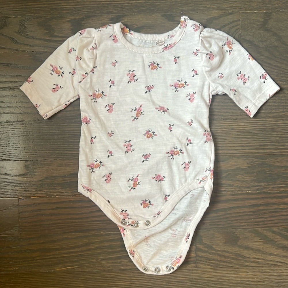 Gently used Jessica Simpson shirt size 6 to 9 months